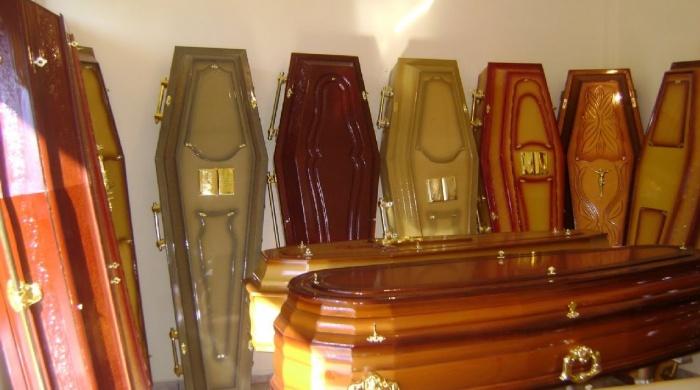 A fost declarată moartă, dar s-a trezit c&acirc;teva ore mai t&acirc;rziu! Apropiații femeii au &icirc;nlemnit de spaimă