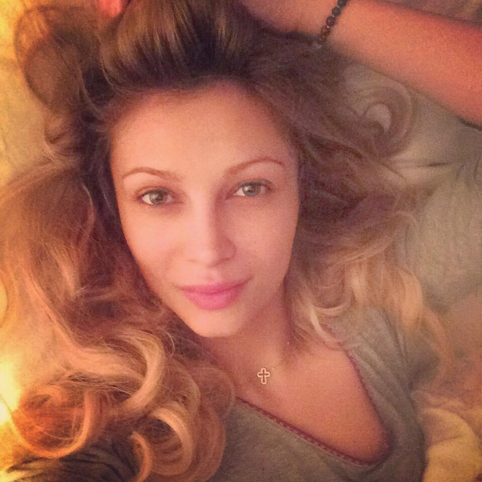 &Icirc;n sf&acirc;rşit, a spus-o! Lora, declaraţie fără perdea pe Facebook: "Te iubesc"