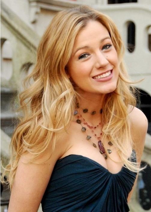 FOTO: Blake Lively, celebra actriţă din "Gossip Girl", de nerecunoscut! Cum arată după ce a optat pentru o schimbare radicală de look
