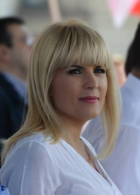 Elena Udrea nu se mai fereşte! Cum arată iubitul "blondei supreme", pe care îl ascunde de doi ani