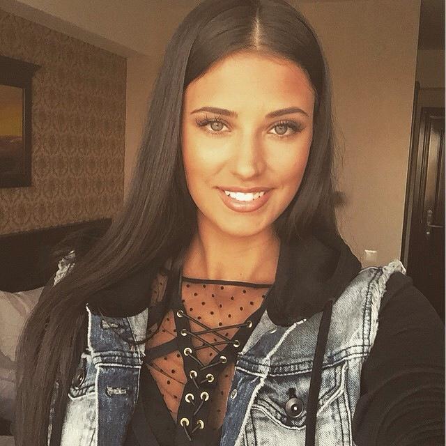 Antonia, cu părul scurt şi ţepi pe cap! Artista a postat o imagine cu care şi-a şocat fanii