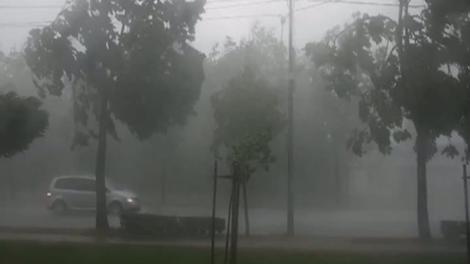 Meteorologii anunță: Caniculă în 19 județe, furtuni și ploi torențiale în București și în sud-estul țării
