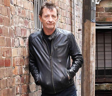 Phil Rudd, fostul baterist al trupei AC/DC, condamnat la opt luni de arest la domiciliu