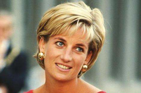 Prințesa inimilor, în imagini care au cucerit lumea! Mai multe fotografii de la nunta prinţului Charles cu Lady Diana au fost făcute publice