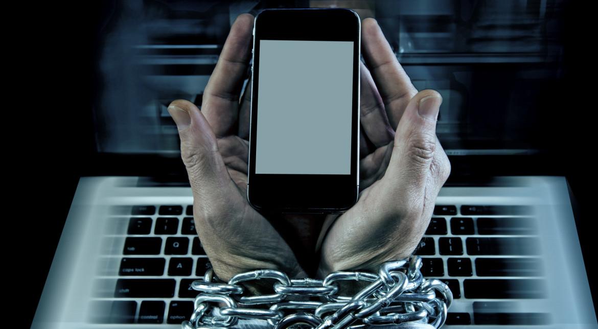 Nu mai sta at&acirc;t de mult pe Internet! Efectele devastatoare asupra organismului