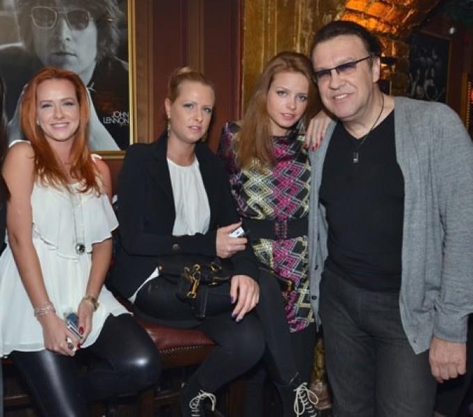 VIDEO! Gabriel Cotabiţă, primul z&acirc;mbet după patru luni! Artistul şi-a revenit spectaculos și a ieșit la cumpăraturi