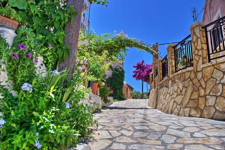 Locurile pitorești ale insulei Corfu, de văzut o dată &icirc;n viață!