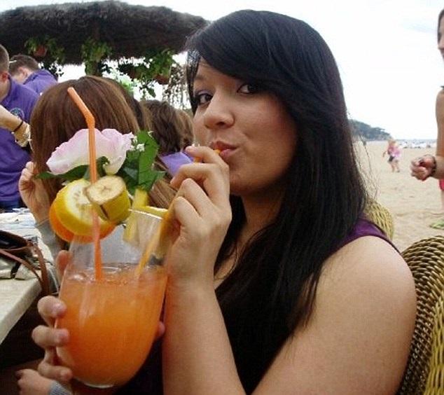 A părăsit-o fiindcă era prea grasă, dar acum pl&acirc;nge de ciudă c&acirc;nd vede cum s-a transformat! Fosta iubită a devenit o tipă sexy dorită de mulți!