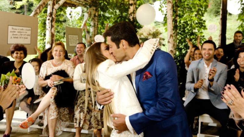 Adela Popescu şi Radu Vâlcan s-au căsătorit pe 22 august