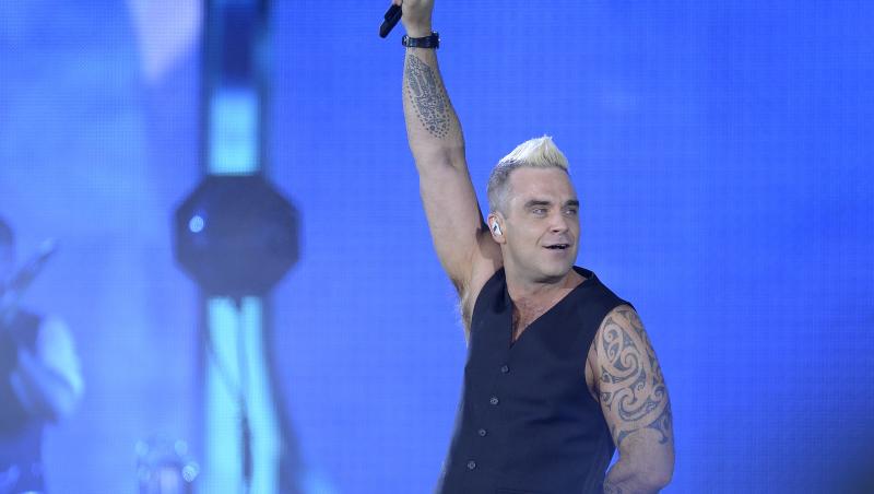 Robbie Williams, în timpul concertului susţinut la Bucureşti