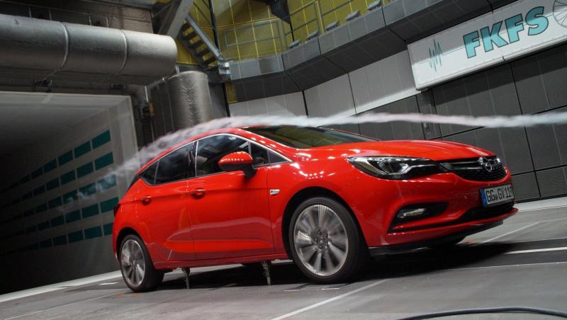 Cx: 0,285 - Bate vântul, noul Opel Astra nu rezistă