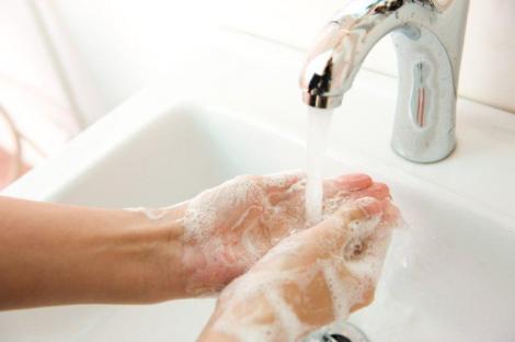 Toată viața te-ai spălat greșit pe mâini! Uite cum se face, de fapt! Doar cinci la sută din oameni cunosc asta!