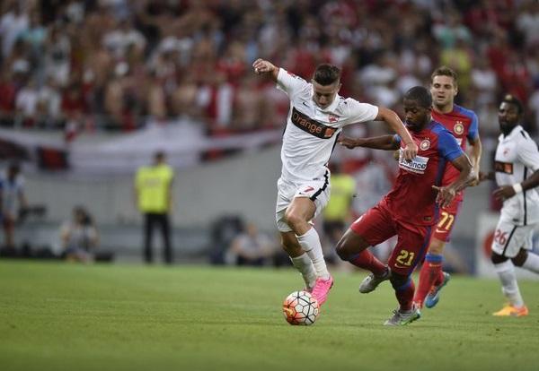 VIDEO! Steaua-Dinamo 0-0. "C&acirc;inii", salvaţi de la &icirc;nfr&acirc;ngere de bara transversală
