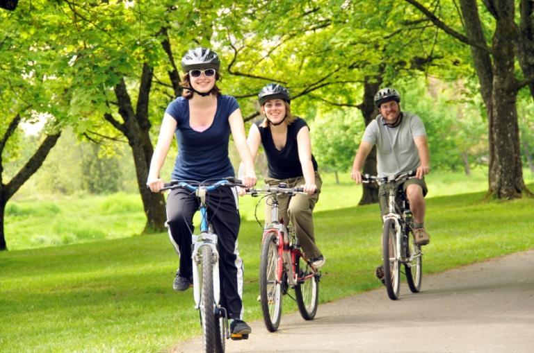 Mersul pe bicicletă, un atu pentru silueta ta! Cum arată o persoană care merge de două ori pe săptămână