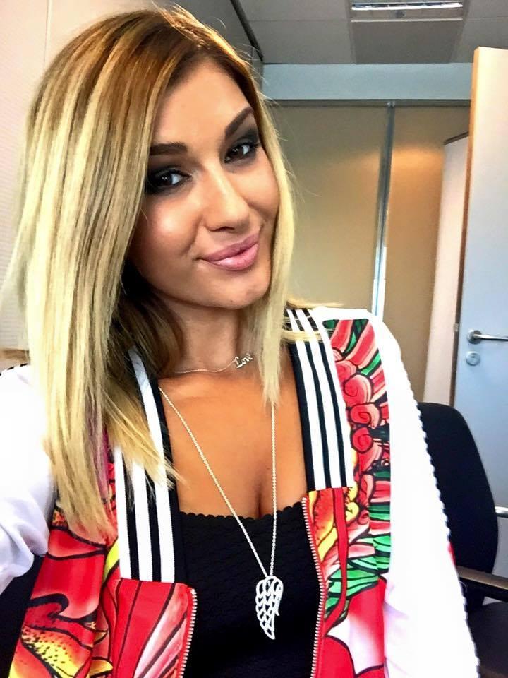 Filmarea ce i-a extaziat pe fani! Alina Eremia, mișcări provocatoare &icirc;n sala de fitness