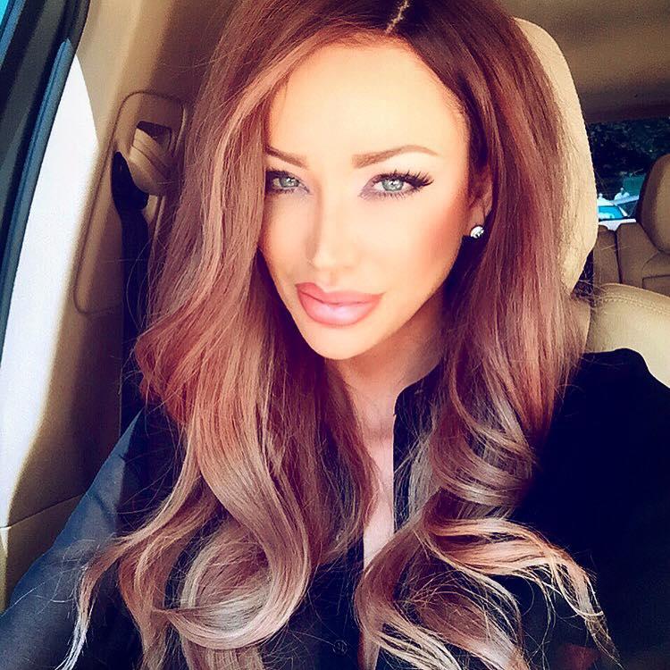 Și-a dat jos tencuiala, iar fanii au strigat: "Ce schimbare!!!" Cum arată Bianca Drăgușanu fără pic de machiaj!