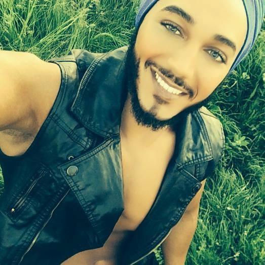 Suhaib, frumusețea orientală care a cucerit-o pe "Burlăcița" face senzație pe internet! Uite cum &icirc;și &icirc;ntreține pectoralii