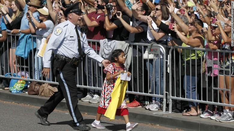 Un copil i-a dat Papei o scrisoare mai mult dec&acirc;t emoționantă!