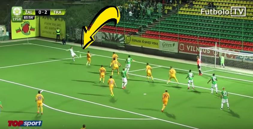 VIDEO: Van Basten e invidios! A fost &icirc;nscris un gol mai frumos dec&acirc;t al său, dintr-un unghi imposibil