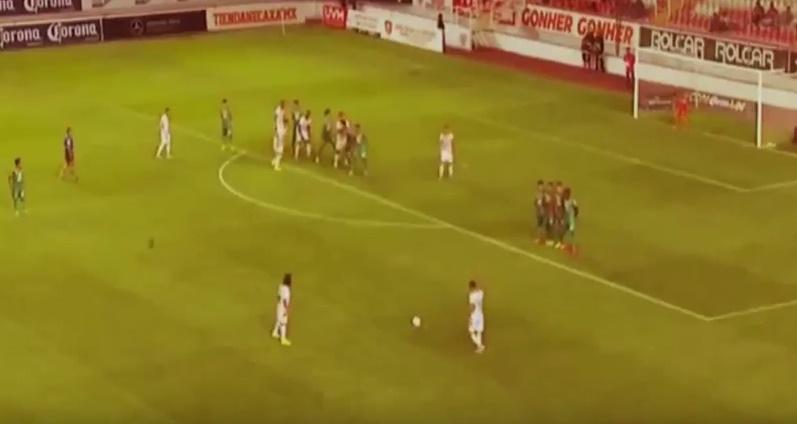 VIDEO: Să vezi și să nu crezi! Un portar mexican s-a făcut de r&acirc;s, primind un gol ca-n desene animate