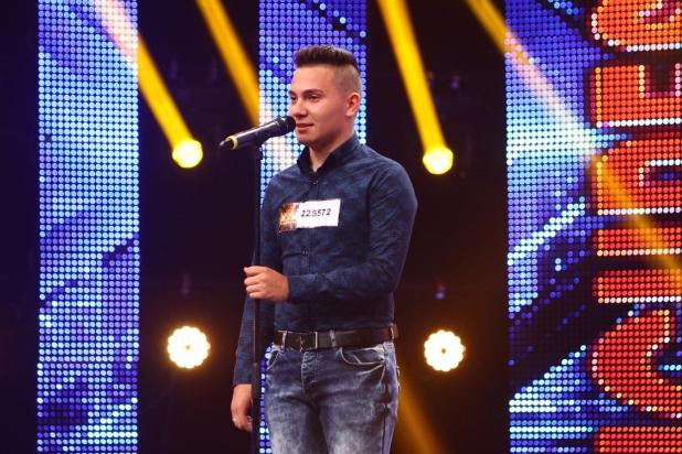 &Icirc;nvăţaţi numele ăsta: FLORIN RĂDUŢĂ! "M-ai şocat". "Sunt KO". "Ai cea mai bună voce din Rom&acirc;nia". Asta &icirc;nseamnă X Factor