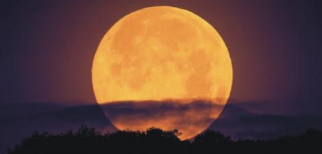 Cum ne afectează eclipsa de lună din 28 septembrie! Care sunt zodiile ce vor avea probleme