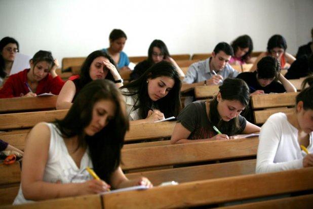 Veşti proaste pentru profesorii şi studenţii din Rom&acirc;nia! Ministrul Educaţiei: "Conform legii, din data de 30 septembrie, din păcate..."