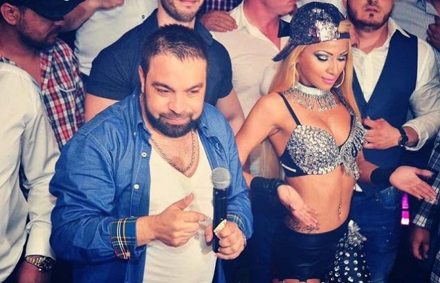 Trebuie să vezi asta! Un nou viral marca "nebunia lui Salam"! Artistul i-a pus &icirc;n genunchi pe instrumentiştii din orchestra sa