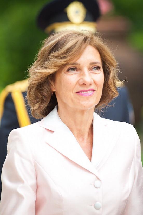 Carmen Iohannis, din nou &icirc;n atenția rom&acirc;nilor! Cum s-a &icirc;mbrăcat Prima Doamnă la &icirc;nt&acirc;lnirea cu președintele Obama și soția sa