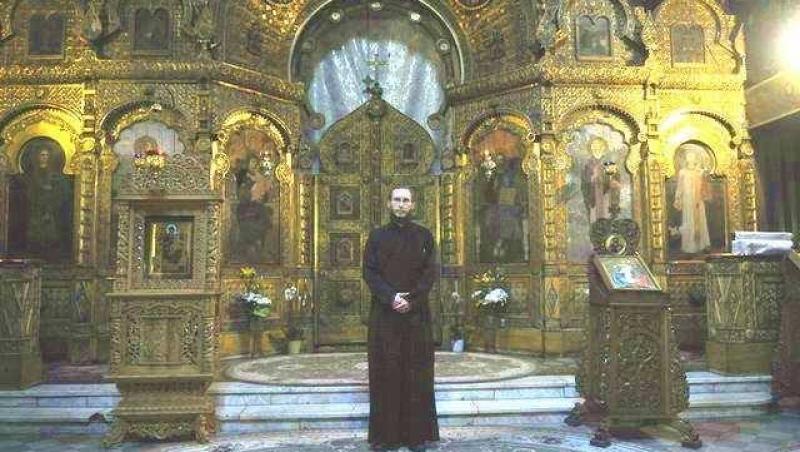 Povestea lui Father John, americanul care slujeşte ca preot într-o biserică rusă din Bucureşti