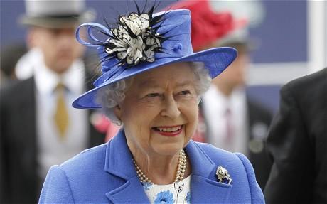 Imagine inedită cu Regina Elisabeta a II-a a Marii Britanii! Câţi câini deţine cea mai longevivă suverană!