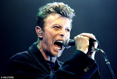 David Bowie s-a stins din viaţă! Artistul a pierdut lupta cu cancerul după 18 luni