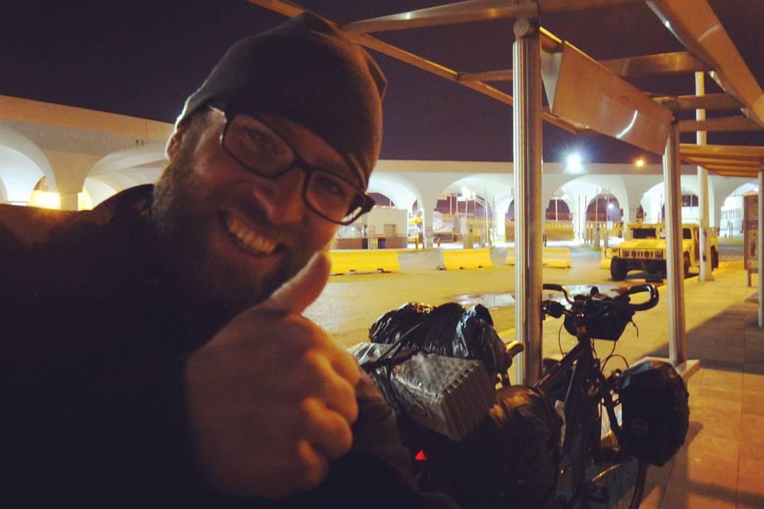 Părăsit de iubită, un rom&acirc;n a plecat &icirc;n cea mai nebună călătorie a vieții sale! A mers 7500 de kilometri pe bicicletă!