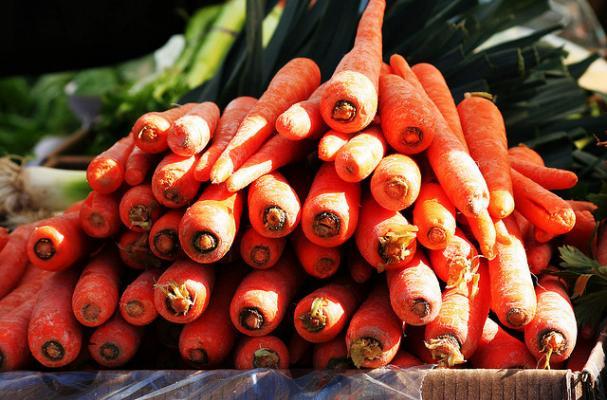 A scos un morcov din păm&acirc;nt și a rămas mută de uimire! Ce minune s-a &icirc;nt&acirc;mplat, după 17 ani de așteptare!