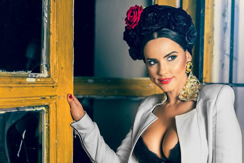 Nu credeai să o vezi vreodată așa! Lavinia P&acirc;rva s-a făcut blondă (FOTO)