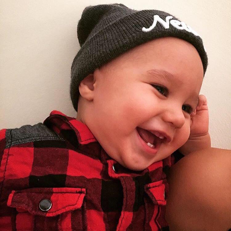 Fanii sunt &icirc;n delir! Fiul Antoniei şi a lui Alex Velea c&acirc;ntă la orgă, la doar un an (VIDEO)