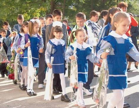 Noi informaţii despre uniforma pentru elevi! Toate şcolile din România sunt vizate
