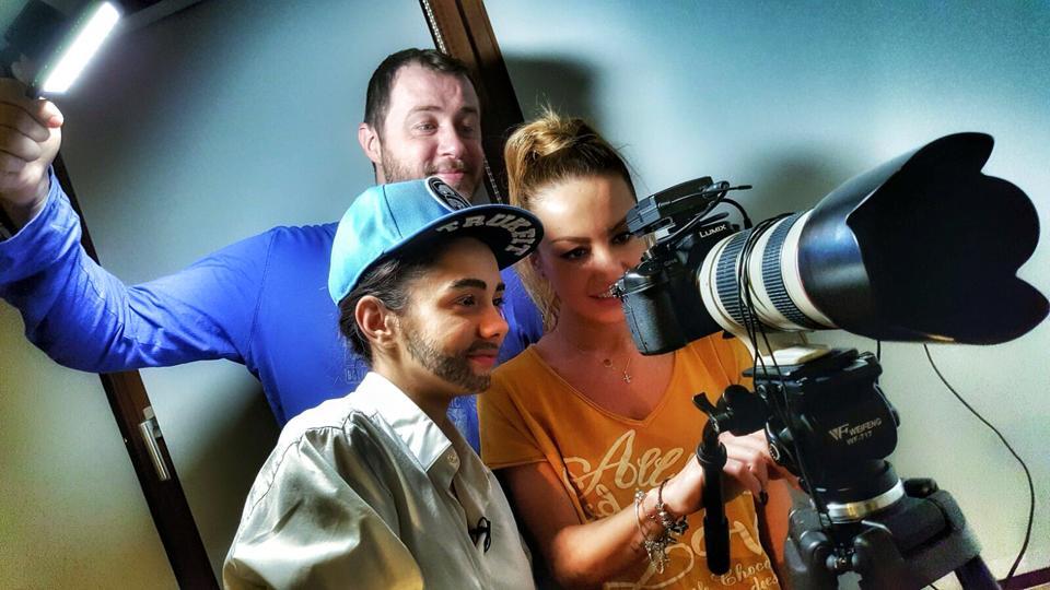 Fii cu ochii &icirc;n patru! Flavia Mihăşan şi Miruna Lica &icirc;ţi arată cinci semne că partenerul de viaţă te &icirc;nşală