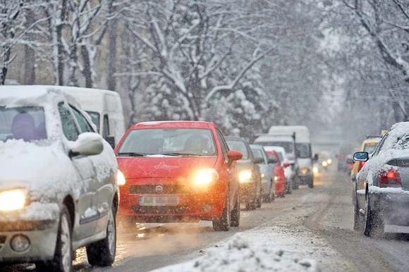 Iarna s-a dezlănțuit! Weekend de coşmar cu viscol, ger şi zăpadă. Starea drumurilor la această oră