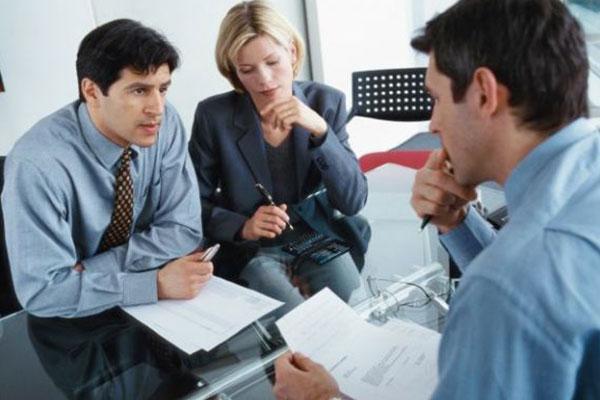 Meseria de asistent personal al managerului &icirc;ți poate aduce un salariu de 1500-2000 de euro pe lună!