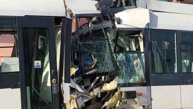 Accident de METROU în Italia: Zeci de oameni, răniţi, cei mai mulţi elevi şi studenţi