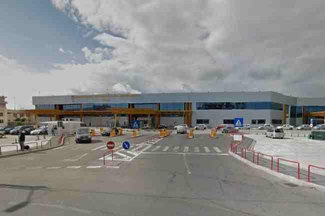 Rom&acirc;nii, la &icirc;nălţime. Adio, &icirc;nghesuială din microbuze! Cu DOAR 39 de lei ajungi cu AVIONUL de la Bucureşti la Cluj Napoca