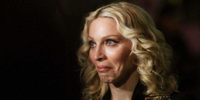 VIDEO! Madonna, regina muzicii pop, a c&acirc;ntat &icirc;ntr-un concert sub influența băuturilor alcoolice! Fanii au fost scandalizați