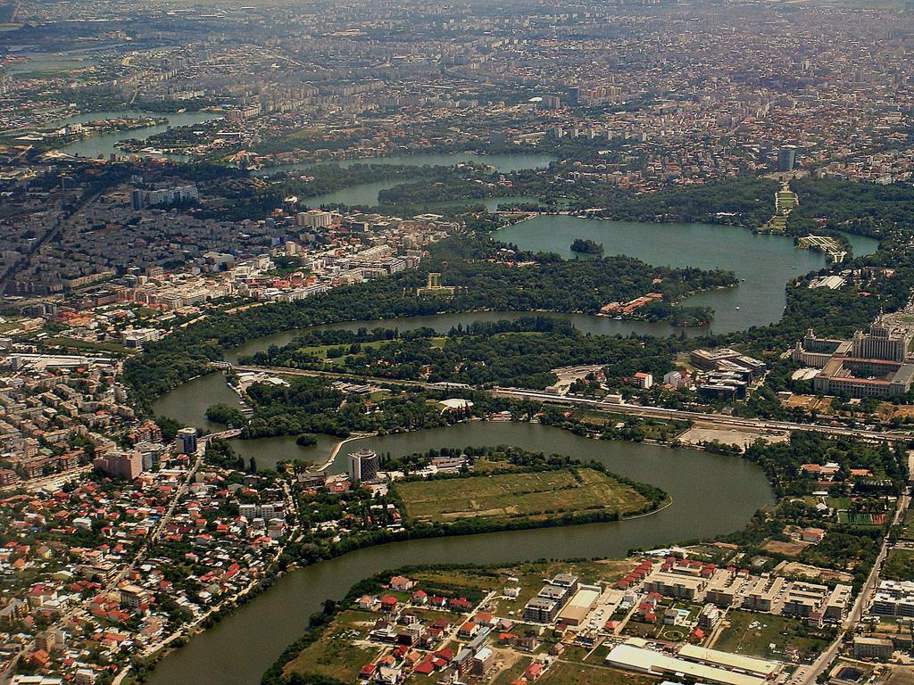 Cum arată Bucureștiul &icirc;nghețat, văzut de la 12.000 de metri! Ți se taie răsuflarea!