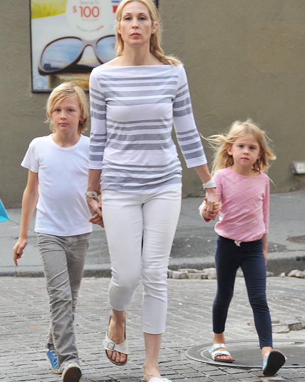 I-au fost luați copiii! Drama unei celebre actrițe a &icirc;nlăcrimat o &icirc;ntreagă lume