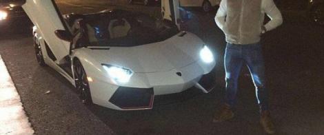 Polițiștii au oprit &icirc;n trafic un Lamorghini de 300.000 &euro;. C&acirc;nd l-au văzut pe șofer au &icirc;ncremenit pe loc!