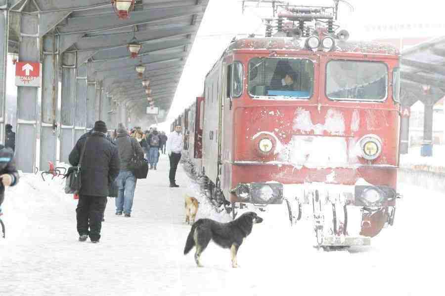 Ger cumplit! Zeci de TRENURI, anulate p&acirc;nă luni