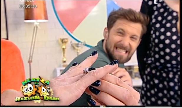 Inelul misterios de la Neatza! &bdquo;Detectivii&rdquo; Dani și Răzvan au &icirc;ncercat să găsească proprietarul bijuteriei