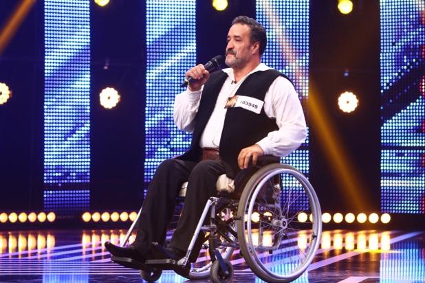 Neluţu Trandafir, fost concurent X Factor, a trecut pe l&acirc;ngă moarte din nou! A scăpat ca prin minune dintr-un accident cumplit