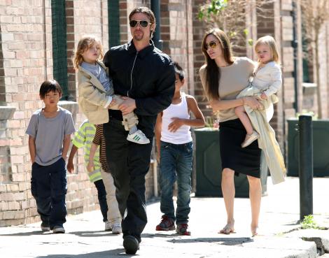 Brad Pitt și Angelina Jolie, decizie dureroasă. La cine rămân cei șase copii?